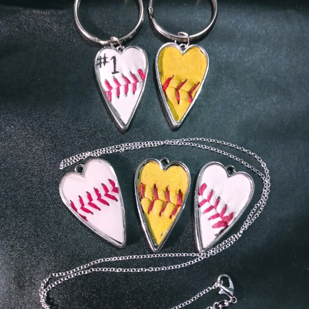 Baseball / softball pendant